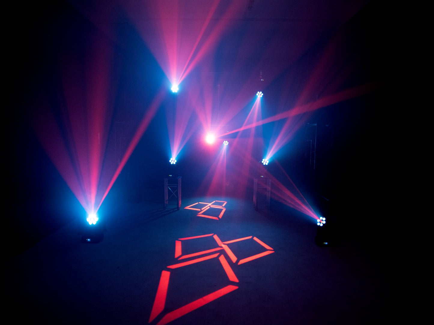 EUROLITE LED TMH-H90 Hybrid Moving Head Spot/Wash COB